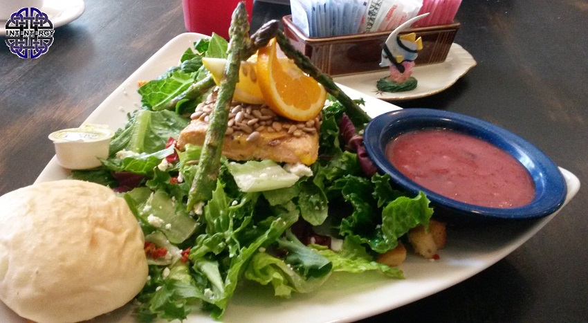 Sunny Salmon and Aspargus Salad